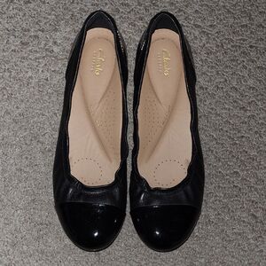 Clarks Black Rena Jazz Flats in women's size 12M